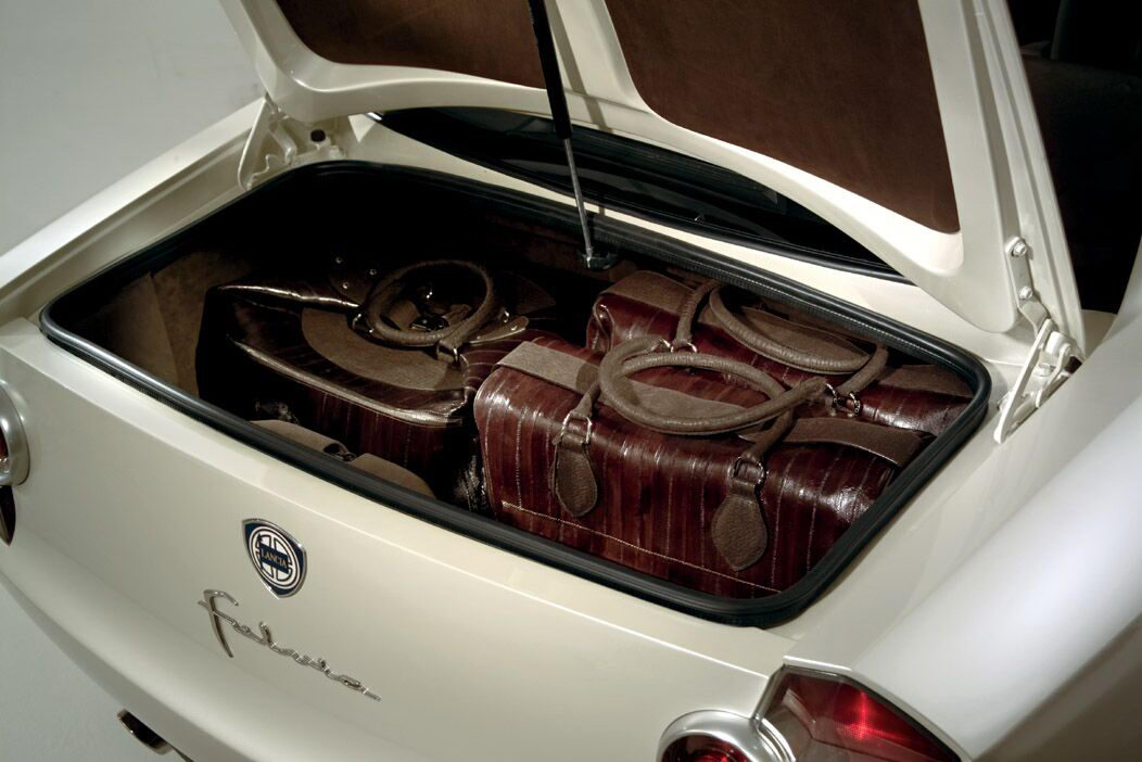 Lancia Fulvia 2003 005.jpg